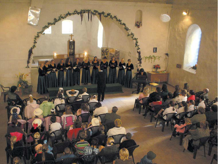 Foto: Hier ist ein groes Werk entstanden: Diese Worte Anton Iwanowitsch Denisonoks anllich des Einweihungskonzertes der Kirche von Heiligenwalde sind nicht bertrieben. (privat)