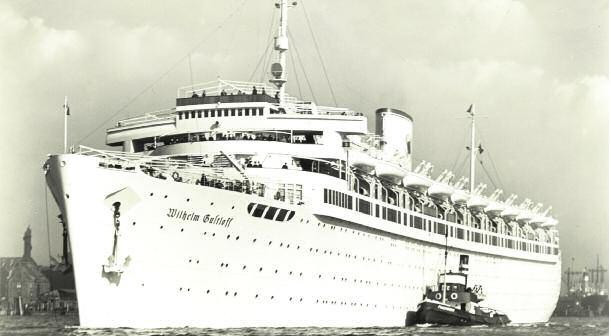 Ein Bild aus besseren Tagen: Die Wilhelm Gustloff noch ohne Tarnfarbe