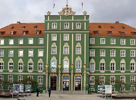 Das Stettiner Rathaus war frher Sitz der pommerschen Provinzialregierung. - (Sitz des Oberprsidiums der preuischen Provinz Pommern); erbaut 1924-1927 nach Entwurf des Berliner Architekten Georg Steinmetz.