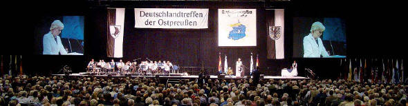 Über 4000 Teilnehmer verfolgten die Ansprache von BdV-Präsidentin Erika Steinbach MdB während der Hauptkundgebung am Sonntagmorgen