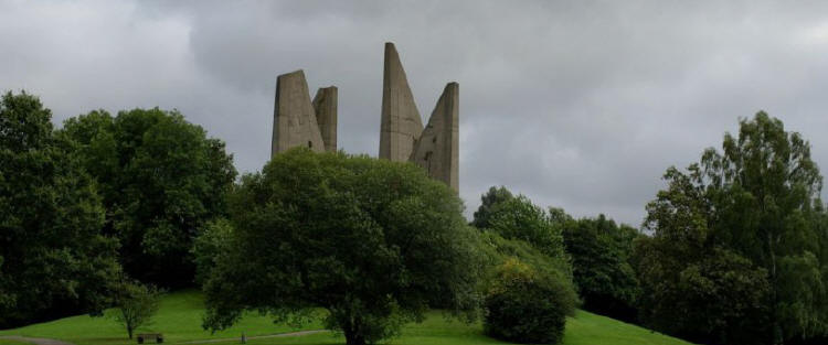 Blick auf das Heimkehrerdenkmal in Friedland: Foto: wikimedia.org/FHgitarre - Flickr/cc