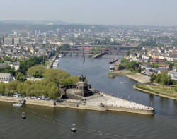 Das Deutsche Eck in Koblenz an der Mndung der Mosel in den Rhein