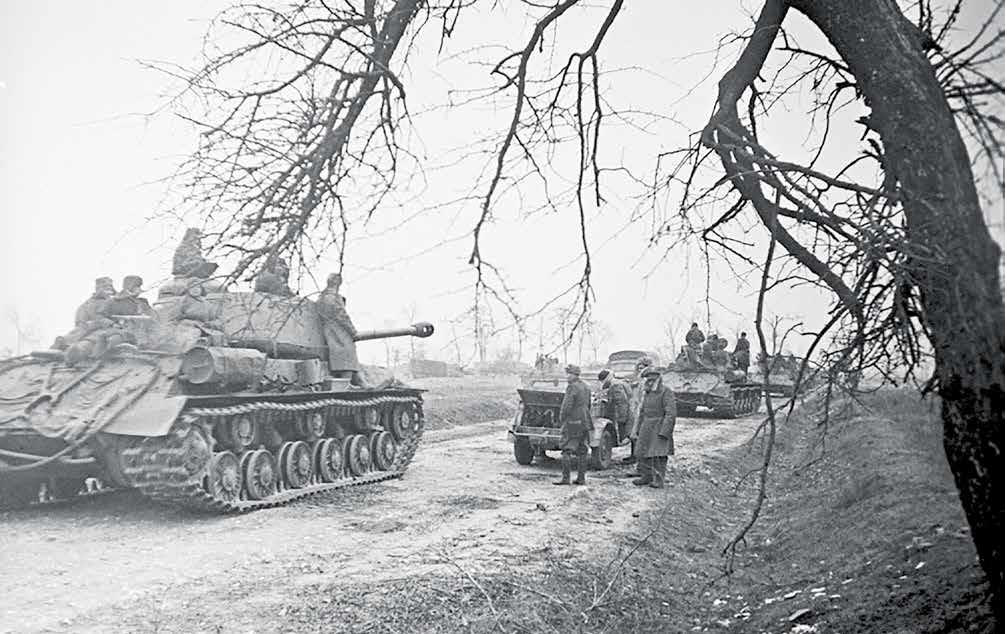Von den Deutschen nicht zu stoppen: Panzer der 1. Weirussischen Front auf dem Vormarsch
